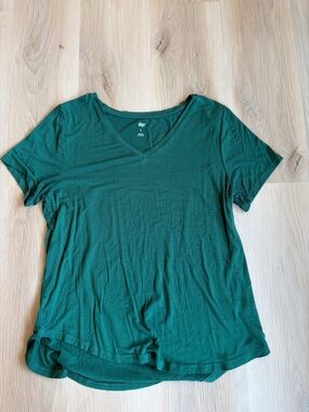 dip - Women's Dark Green V-Neck Short Sleeve Tee - L